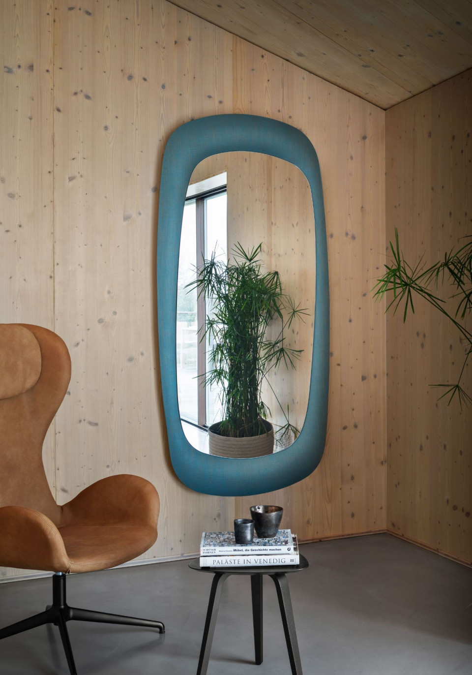 Bold mirror designed by Andrea Lucatello by Midj