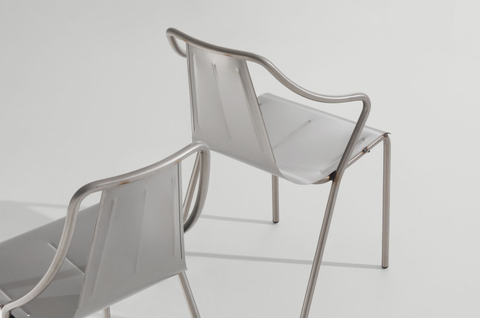 Ola armchair design MIDJ