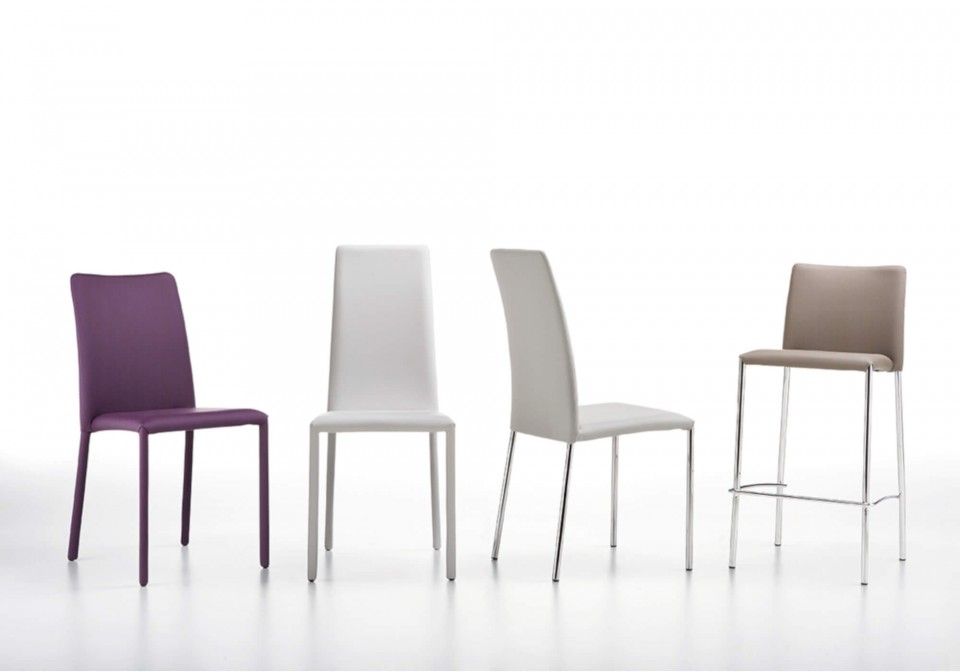 Low-backed Silvy chair entirely upholstered in purple leather